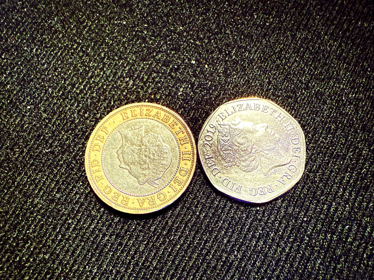 Coin Unique (The Ultimate Coin Gimmick) by Alakazam Magic £2/50p version