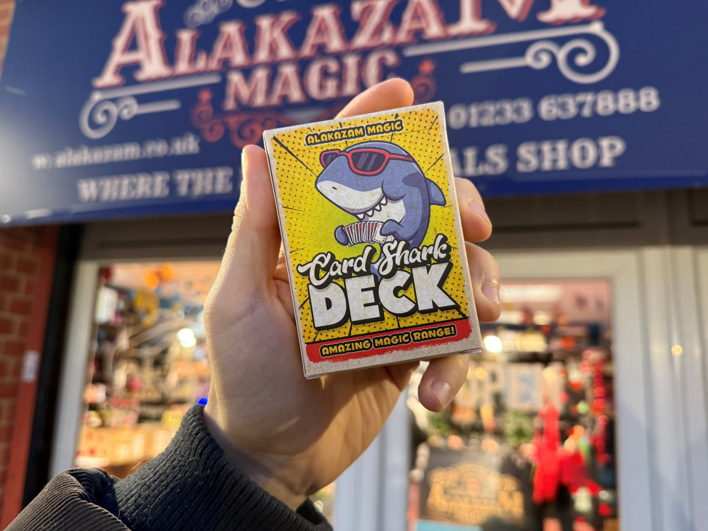 Amazing Magic Card Shark Deck