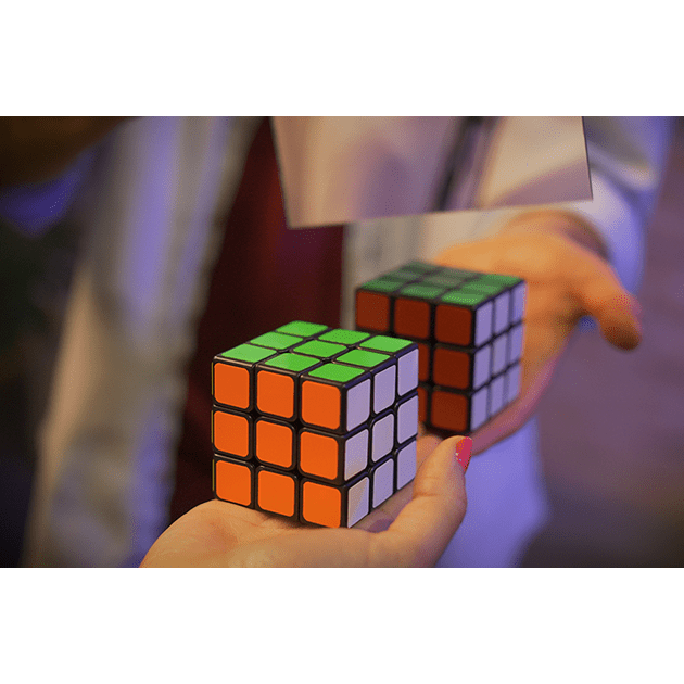 Mirror Standard Rubik Cube (Gimmick and Online Instructions) by Rodrigo Romano - Trick