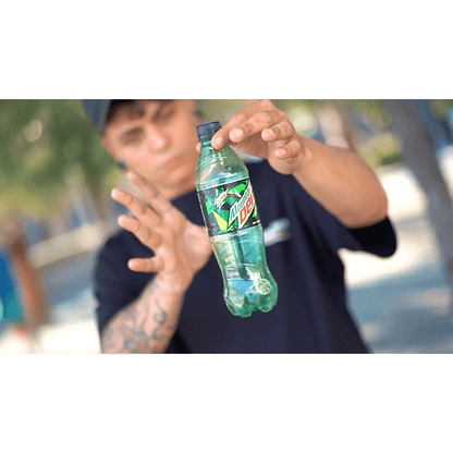 SOLID (Gimmicks and Online Instructions) by Juan Capilla and Julio Montoro  - Trick