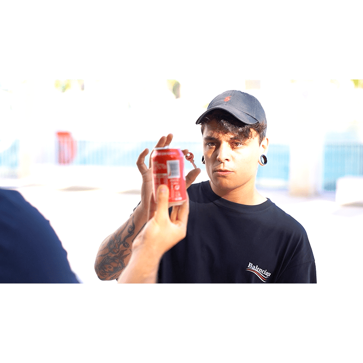 SOLID (Gimmicks and Online Instructions) by Juan Capilla and Julio Montoro  - Trick