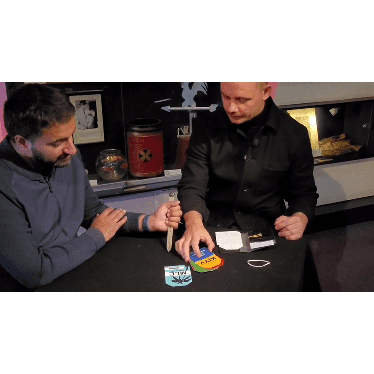 ITINERIS (Gimmicks and Online Instructions) by Radek Hoffmann - Trick