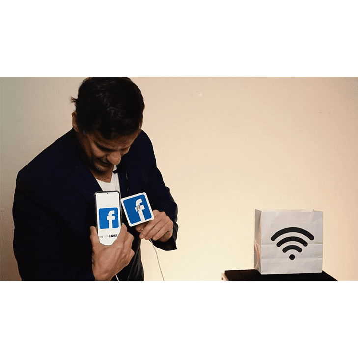 Plug it  (Gimmicks and Online Instructions) by Gustavo Raley - Trick