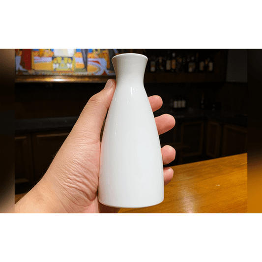 The Chinese Flagon SMALL (Gimmick and Online Instructions) by Bacon Magic - Trick